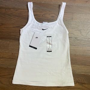 NWT Nike workout top xs